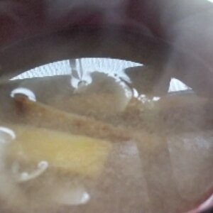 薩摩芋と玉葱の味噌汁